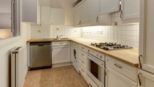  Image of 2 bedroom Flat to rent in Lexham Gardens London W8 at Lexham Gardens Array High Street Kensington, W8 6JN