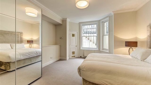  Image of 2 bedroom Flat to rent in Lexham Gardens London W8 at Lexham Gardens Array High Street Kensington, W8 6JN