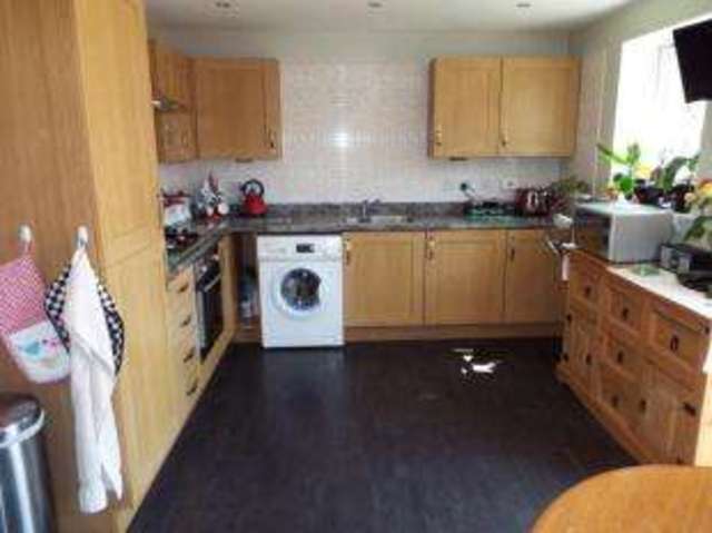  Image of 3 bedroom Town House for sale in Leyland Road Dunstable LU6 at Dunstable Bedfordshire Dunstable, LU6 1FF