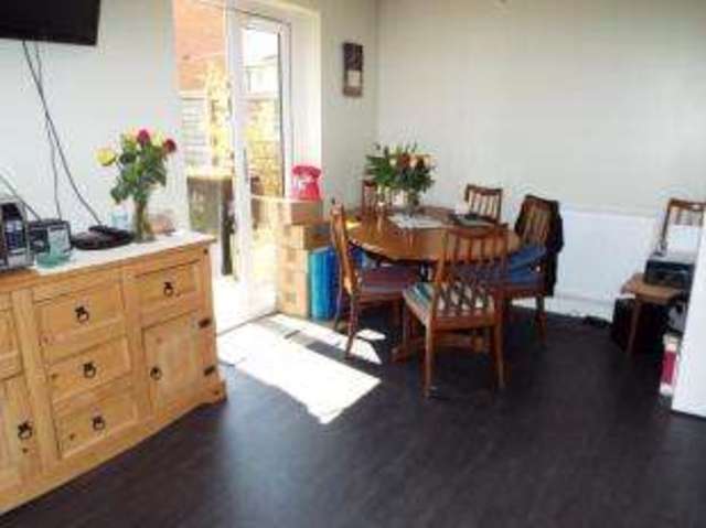  Image of 3 bedroom Town House for sale in Leyland Road Dunstable LU6 at Dunstable Bedfordshire Dunstable, LU6 1FF