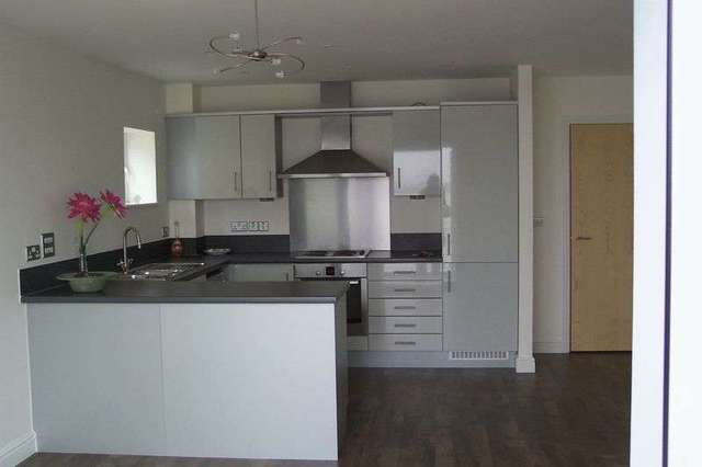  Image of 2 bedroom Flat to rent in Lightermans Way Greenhithe DA9 at Lightermans Way  Greenhithe, DA9 9FH