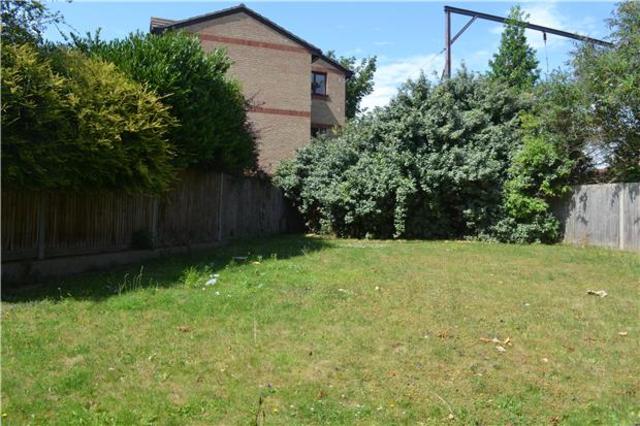  Image of 2 bedroom Flat to rent in Lincoln Road Enfield EN1 at Enfield Middlesex Enfield, EN1 2RX
