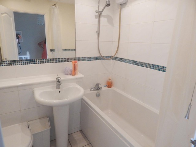  Image of 2 bedroom Detached house to rent in Londlandes Church Crookham Fleet GU52 at Church Crookham  Fleet, GU52 6ZB