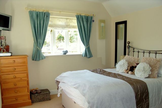  Image of 4 bedroom Terraced house to rent in Lower Newmarket Road Nailsworth Stroud GL6 at Lower Newmarket Road Nailsworth Stroud, GL6 0RW