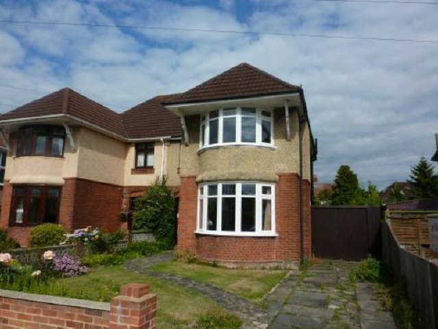  Image of 3 bedroom Detached house to rent in Luccombe Road Shirley Southampton SO15 at Upper Shirley Southampton Southampton, SO15 7RJ