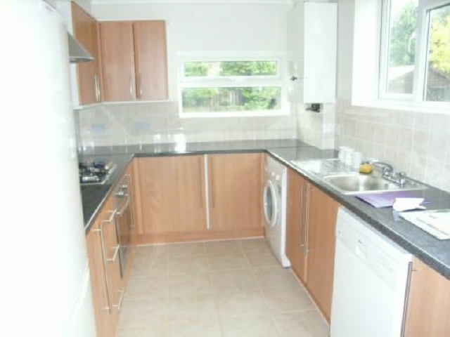  Image of 3 bedroom Detached house to rent in Luccombe Road Shirley Southampton SO15 at Upper Shirley Southampton Southampton, SO15 7RJ