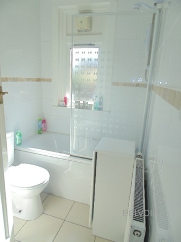  Image of 2 bedroom Flat to rent in Main Road Elderslie Johnstone PA5 at Elderslie Renfrewshire Renfrewshire, PA5 9EL