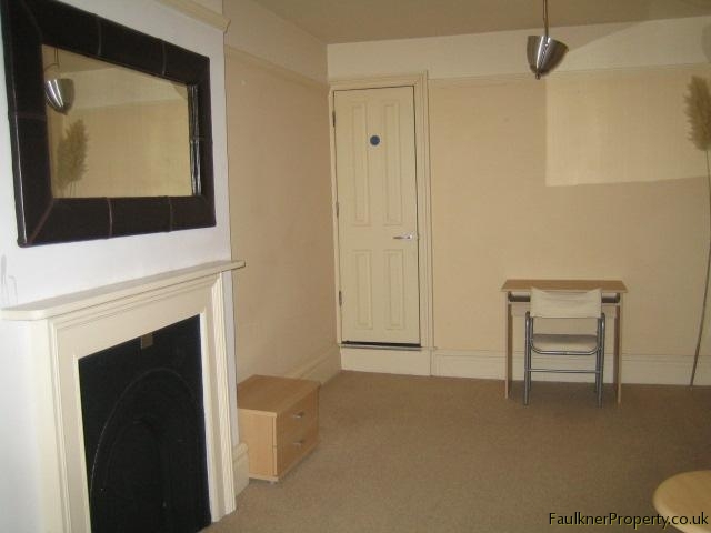  Image of 1 bedroom Apartment to rent in Market Hill Buckingham MK18 at Buckingham, MK18 1JX