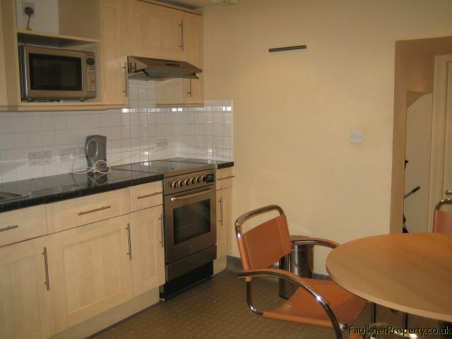  Image of 1 bedroom Apartment to rent in Market Hill Buckingham MK18 at Buckingham, MK18 1JX