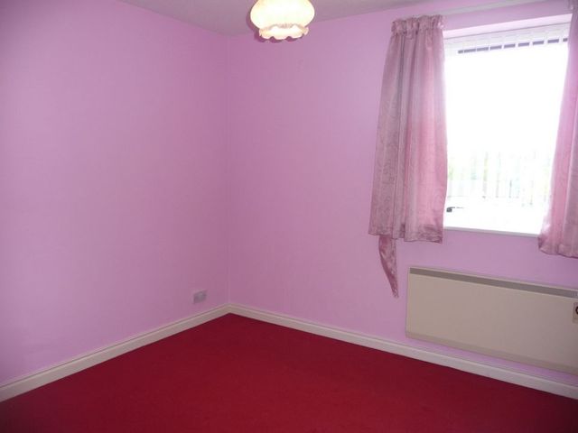  Image of 2 bedroom Flat to rent in Mavisbank Gardens Govan Glasgow G51 at Kinning Park Glasgow Glasgow, G51 1HG