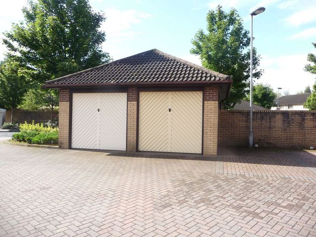  Image of 2 bedroom Flat to rent in Mavisbank Gardens Govan Glasgow G51 at Kinning Park Glasgow Glasgow, G51 1HG