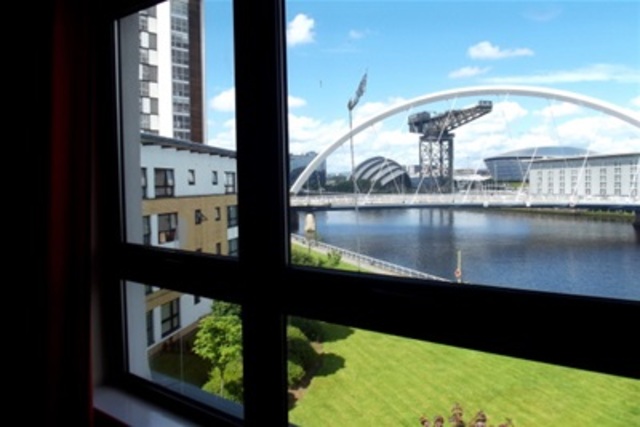  Image of 2 bedroom Flat to rent in Mavisbank Gardens Govan Glasgow G51 at Kinning Park Glasgow Glasgow, G51 1HN