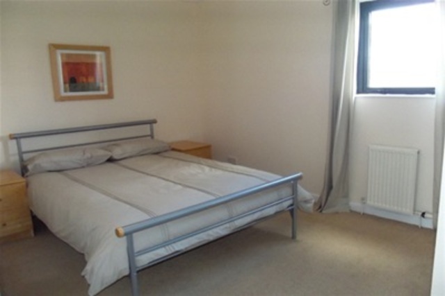  Image of 2 bedroom Flat to rent in Mavisbank Gardens Govan Glasgow G51 at Kinning Park Glasgow Glasgow, G51 1HN