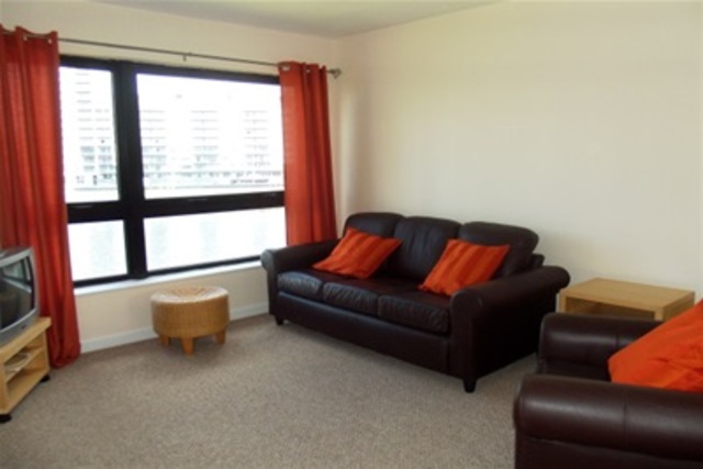  Image of 2 bedroom Flat to rent in Mavisbank Gardens Govan Glasgow G51 at Kinning Park Glasgow Glasgow, G51 1HN