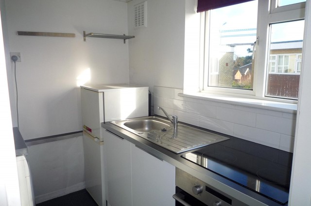  Image of 1 bedroom Flat to rent in Dorking Crescent Cosham Portsmouth PO6 at Megan Court Dorking Crescent Portsmouth, PO6 2QN