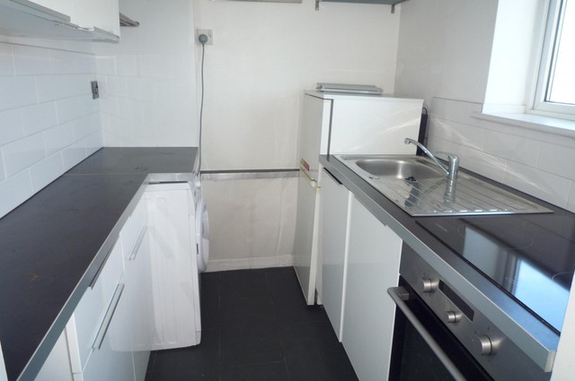  Image of 1 bedroom Flat to rent in Dorking Crescent Cosham Portsmouth PO6 at Megan Court Dorking Crescent Portsmouth, PO6 2QN