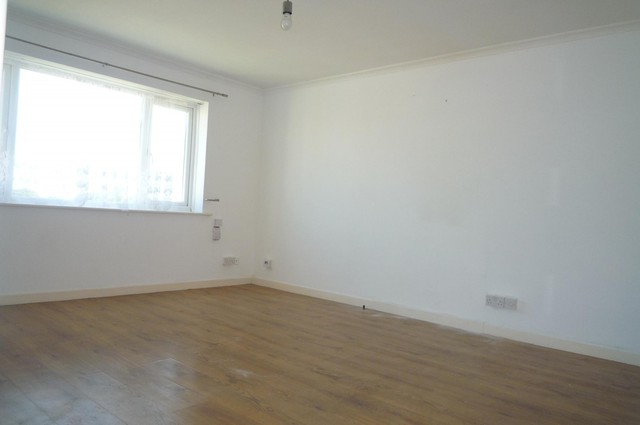  Image of 1 bedroom Flat to rent in Dorking Crescent Cosham Portsmouth PO6 at Megan Court Dorking Crescent Portsmouth, PO6 2QN