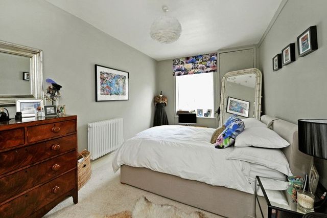  Image of 2 bedroom Flat for sale in Meridian Road Cotham Bristol BS6 at Meridian Road Redland Bristol, BS6 6EG