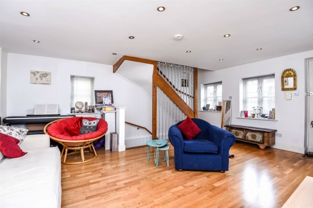  Image of 2 bedroom Detached house to rent in Clifford Gardens London NW10 at Clifford Gardens Kensal Rise Kensal Rise, NW10 5JB