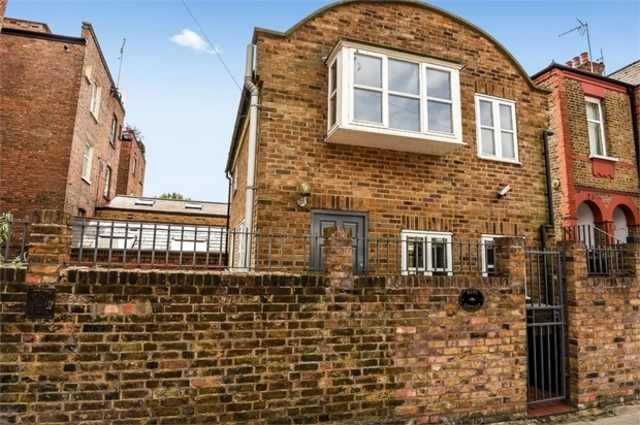  Image of 2 bedroom Detached house to rent in Clifford Gardens London NW10 at Clifford Gardens Kensal Rise Kensal Rise, NW10 5JB