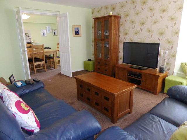  Image of 2 bedroom Flat to rent in Milnpark Gardens Glasgow G41 at Kinning Park Glasgow Glasgow, G41 1DP