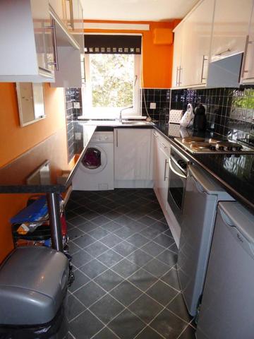  Image of 2 bedroom Flat to rent in Milnpark Gardens Glasgow G41 at Kinning Park Glasgow Glasgow, G41 1DP