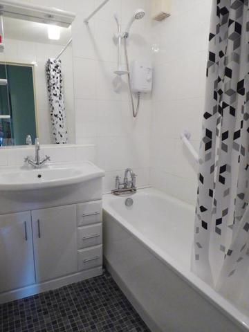  Image of 2 bedroom Flat to rent in Milnpark Gardens Glasgow G41 at Kinning Park Glasgow Glasgow, G41 1DP