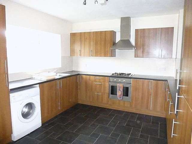  Image of 3 bedroom Terraced house to rent in Minet Drive Hayes UB3 at Minet Drive  Hayes, UB3 3JP