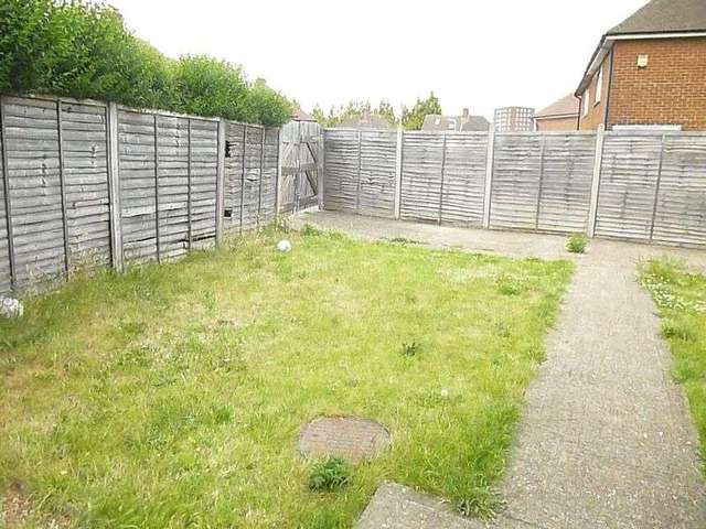  Image of 3 bedroom Terraced house to rent in Minet Drive Hayes UB3 at Minet Drive  Hayes, UB3 3JP