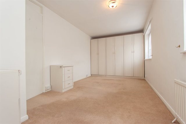  Image of 2 bedroom Terraced house to rent in Moor View Watford WD18 at Watford, WD18 6JQ