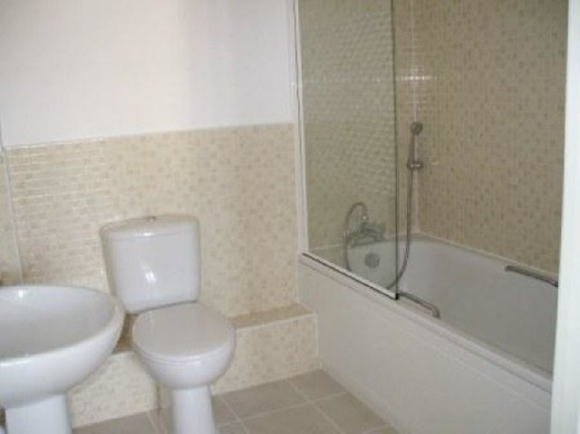  Image of 2 bedroom Flat to rent in Moorgreen Road West End Southampton SO30 at 66 Moorgreen Road West End Hampshire, SO30 3EB