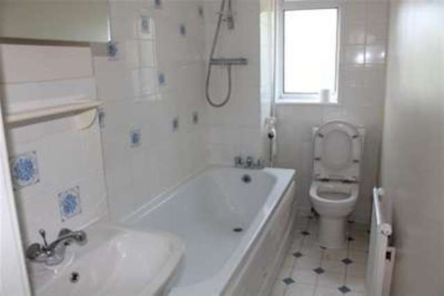  Image of 2 bedroom Maisonette to rent in Barnard Gardens New Malden KT3 at New Malden, KT3 6QG