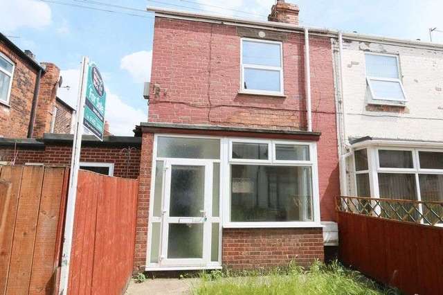  Image of 2 bedroom Terraced house for sale in Myrtle Grove Lorraine Street Hull HU8 at Myrtle Grove Lorraine Street Hull, HU8 8ET