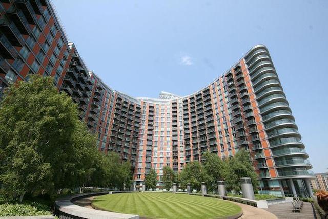  Image of 1 bedroom Flat to rent in Fairmont Avenue London E14 at Docklands  London, E14 9PW