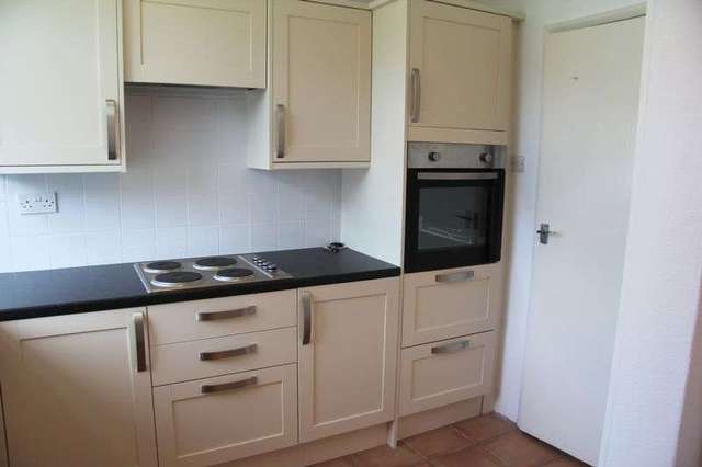  Image of 2 bedroom Flat to rent in The Lindens Newbridge Crescent Wolverhampton WV6 at Newbridge Crescent  Wolverhampton, WV6 0LS