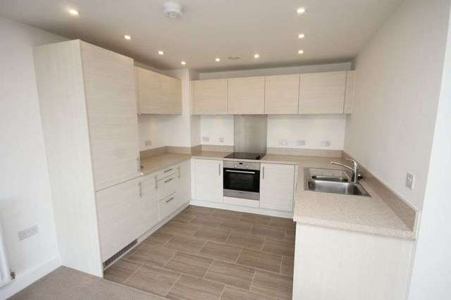  Image of 2 bedroom Flat to rent in Newfoundland Way Portishead Bristol BS20 at Newfoundland Way  PORTISHEAD, BS20 7QH