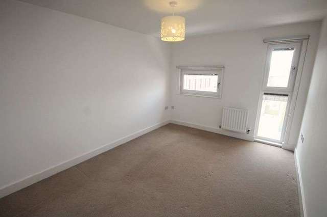  Image of 2 bedroom Flat to rent in Newfoundland Way Portishead Bristol BS20 at Newfoundland Way  PORTISHEAD, BS20 7QH