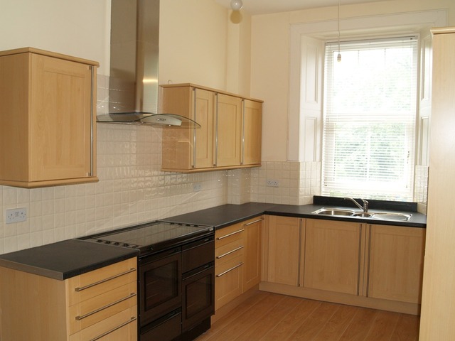  Image of 2 bedroom Flat to rent in Niddrie Square Glasgow G42 at Strathbungo Glasgow Glasgow, G42 8QE