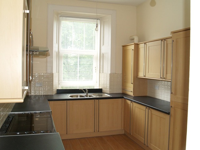  Image of 2 bedroom Flat to rent in Niddrie Square Glasgow G42 at Strathbungo Glasgow Glasgow, G42 8QE