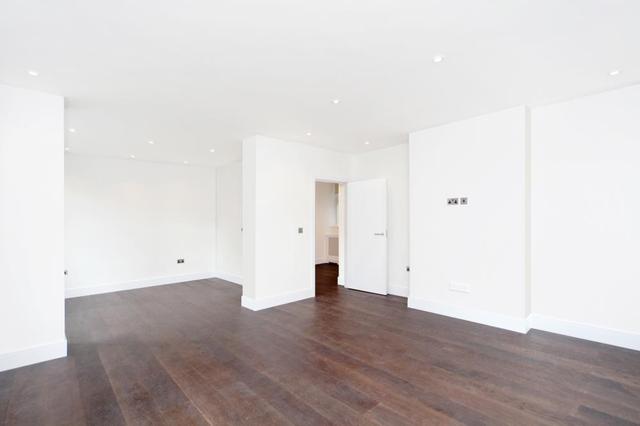  Image of 3 bedroom Flat to rent in Fitzjames Avenue London W14 at North End House  Fitzjames Avenue, W14 0RX
