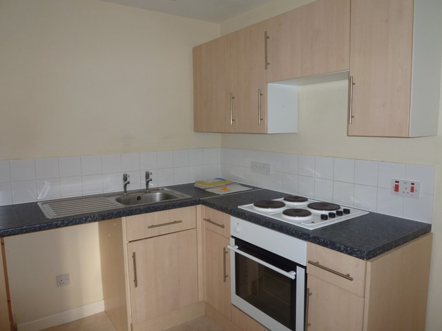  Image of 2 bedroom Flat to rent in Norton Close Southwick Fareham PO17 at Southwick (Nr Cosham) Fareham, PO17 6HD