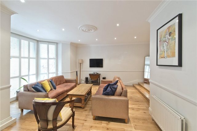  Image of 2 bedroom Flat to rent in Old Brompton Road London SW5 at Old Brompton Road  Earl