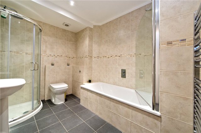  Image of 2 bedroom Flat to rent in Old Brompton Road London SW5 at Old Brompton Road  Earl