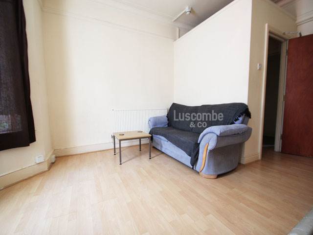  Image of 2 bedroom Flat to rent in Ombersley Road Newport NP20 at Newport  Newport, NP20 3EE