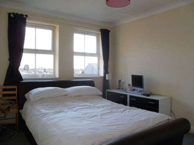  Image of 1 bedroom Flat to rent in Peartree Avenue Southampton SO19 at Peartree Avenue  Southampton, SO19 7BL
