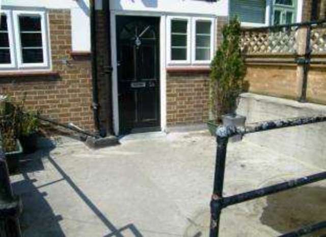 Image of 3 bedroom Maisonette for sale in Onslow Parade Hampden Square London N14 at Hampden Square Southgate Osidge, N14 5JN
