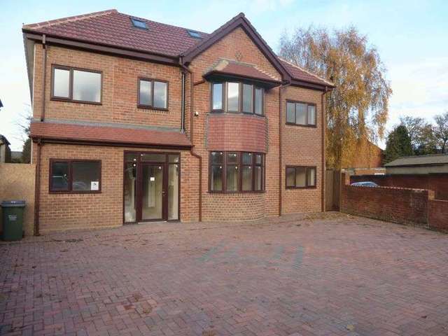  Image of 1 bedroom Flat to rent in Myvod Road Wednesbury WS10 at Myvod Road Wednesbury West Midlands, WS10 9BU