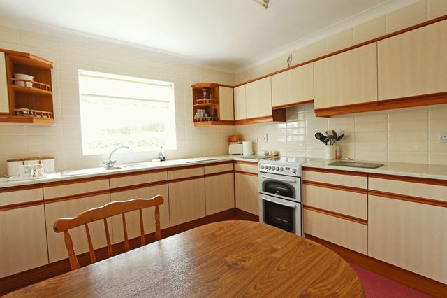  Image of 2 bedroom Detached house for sale in Overgate Road Swayfield Grantham NG33 at Overgate Road Swayfield Grantham, NG33 4LG
