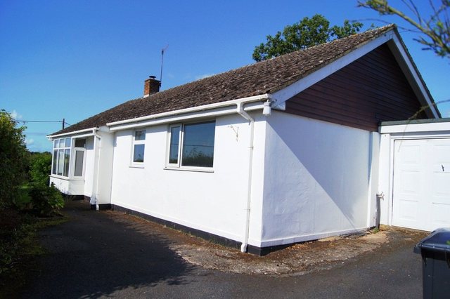  Image of 3 bedroom Bungalow to rent in Dunhampton Dunhampton Stourport-on-Severn DY13 at Dunhampton Stourport-on-Severn Sytchampton, DY13 9SS