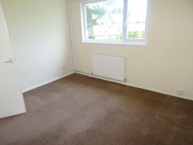  Image of 3 bedroom Bungalow to rent in Dunhampton Dunhampton Stourport-on-Severn DY13 at Dunhampton Stourport-on-Severn Sytchampton, DY13 9SS